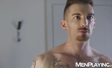 Muscular hunk King Heart jacks off to relieve frustration