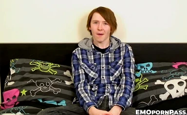 Alluring emo Jack Halliwell jacking his big dick well to jizz out