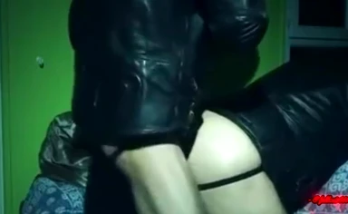 bareback session en blouson cuir et botte moto