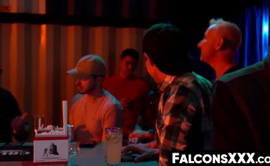 Gay hunks Kurtis Wolfe and Hunter Smith bareback after a wild party